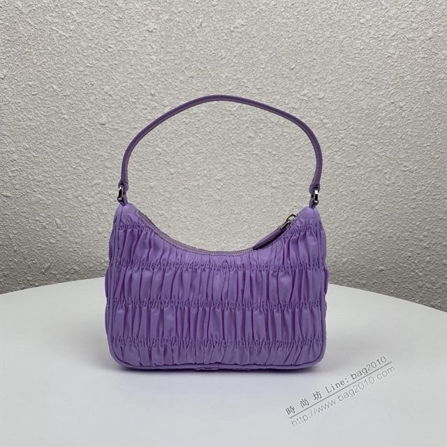prada女包 普拉達2020專櫃最新款 1NE204 Prada nylon 皺褶Hobo手拎包 Prada復古風腋下包  pyd2299